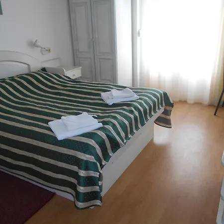 Apartment Pansion Dragica Rab Town