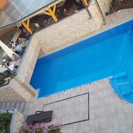 Pansion Dragica Appartamento Rab Town