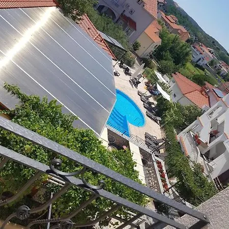 Pansion Dragica شقة